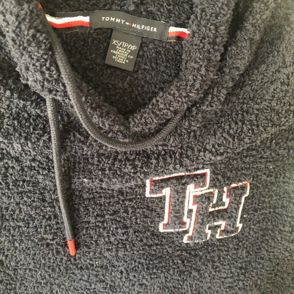 Tommy Hilfiger gently worn top. - Picture 3 of 5